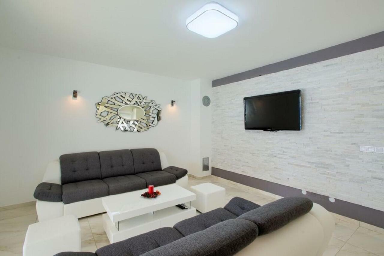 Villa Sanja Plovanija Luaran gambar